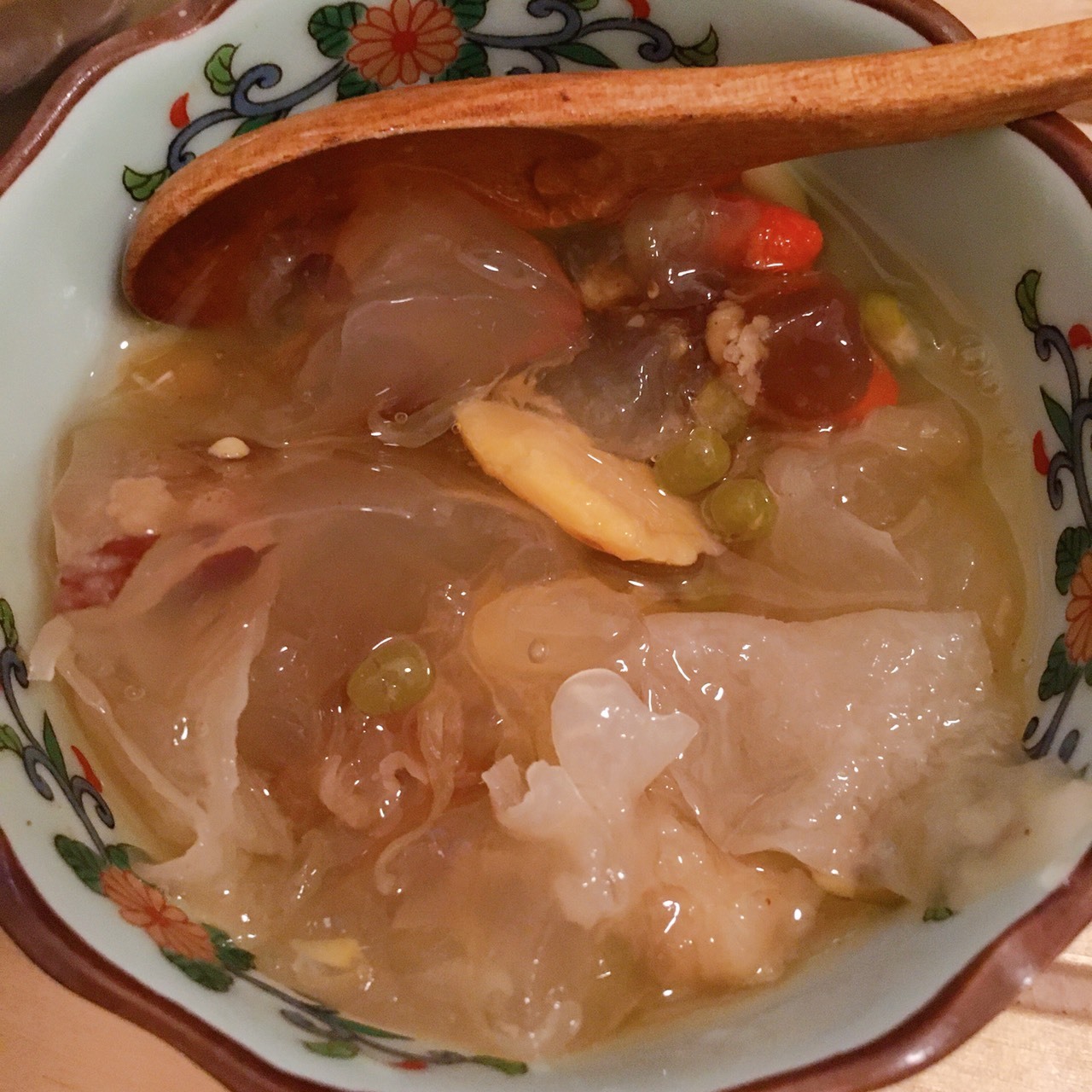 耳羹白きくらげなつめクコの実優しい組み合わせ 白きくらげジュレ薬