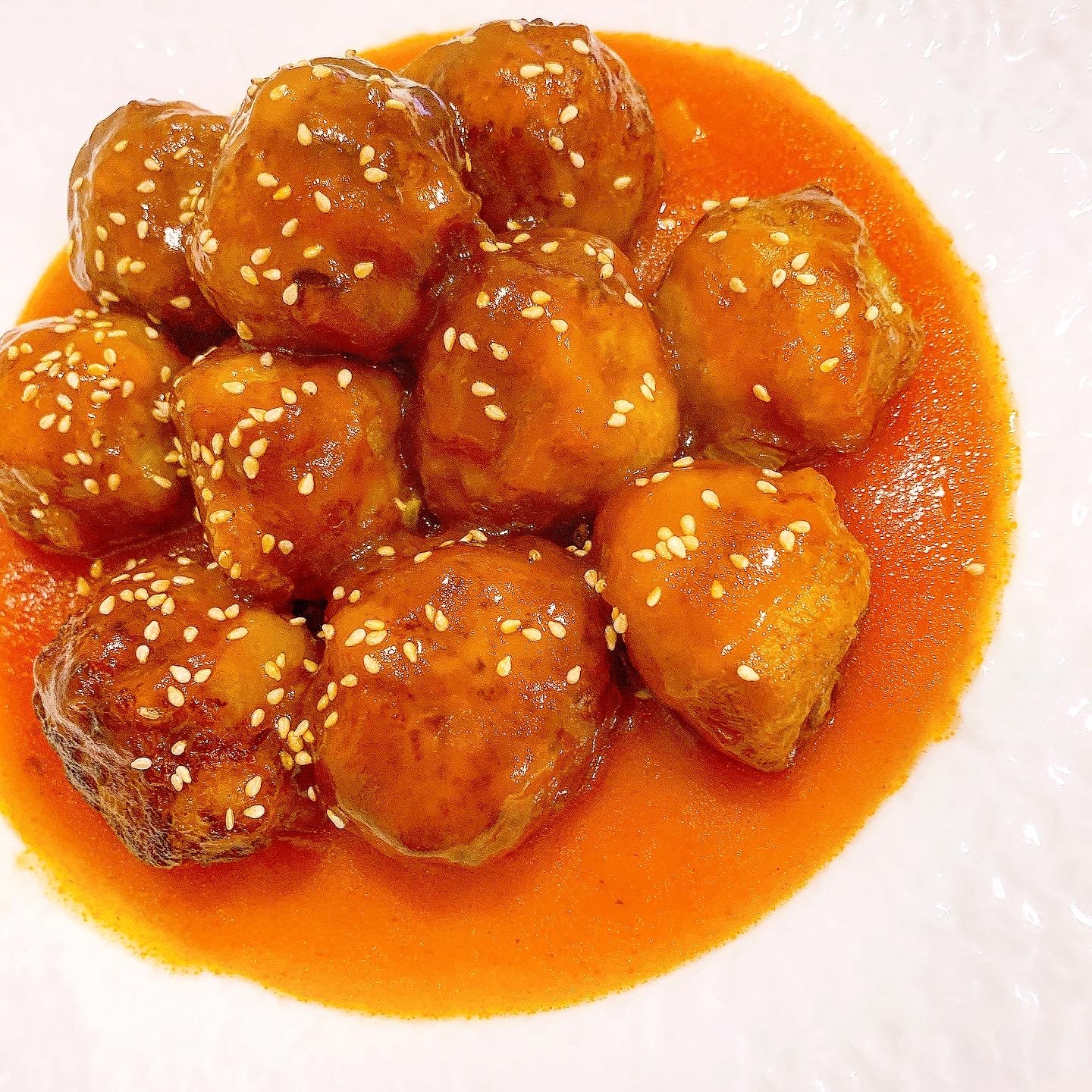 カリッと肉団子の甘酢あん🍖 Leeシェフのレシピ | SHAREDINE