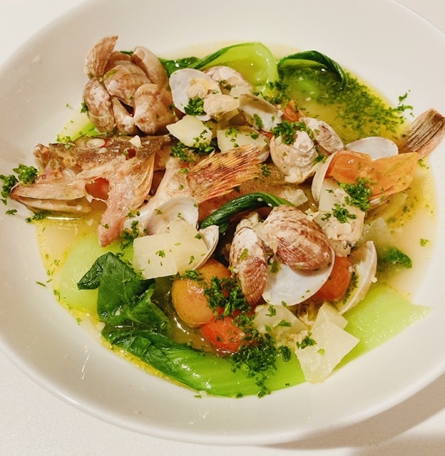 フランス料理百科Ⅱ 魚介料理 フレンチの魚料理の可能性を追求。進化した魚料理が楽しめる東京