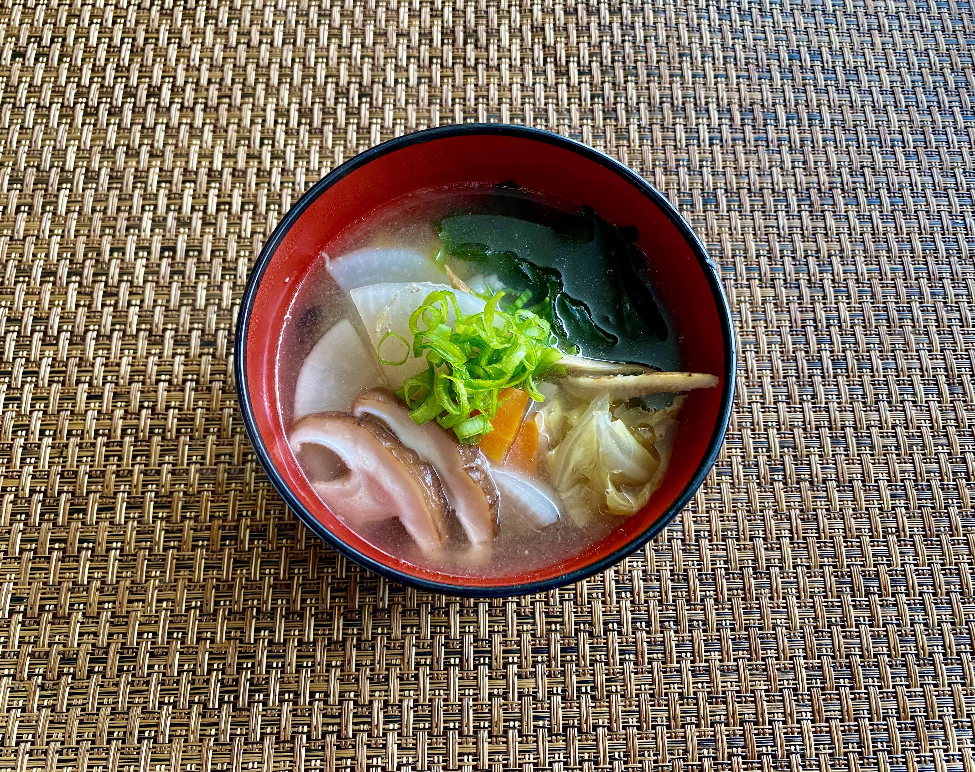 具沢山味噌汁 HITOMIシェフのレシピ | SHAREDINE