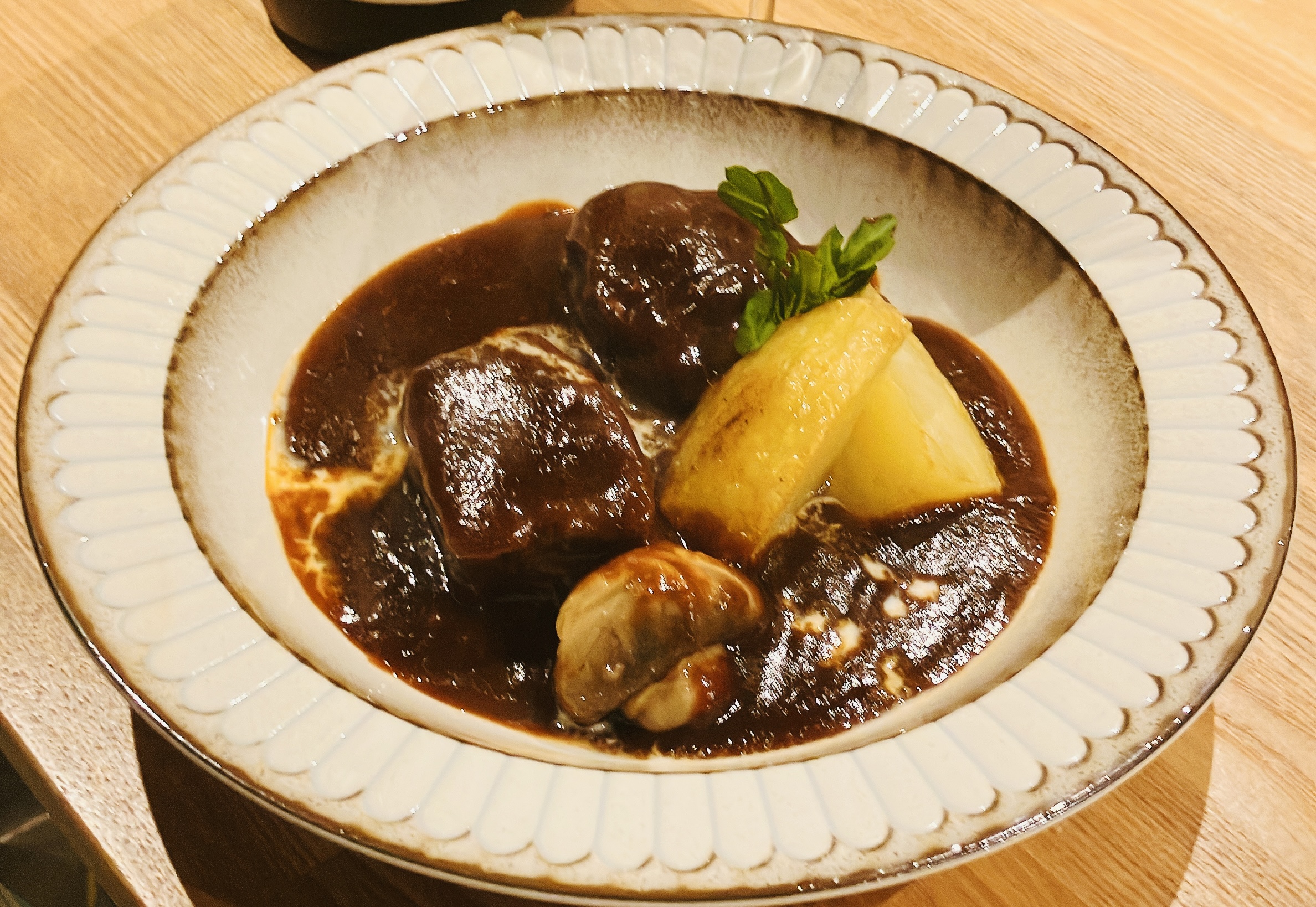 牛 ほほ 肉 赤ワイン 煮込み